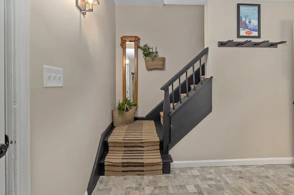 24 North Branch Road Winhall VT 05340