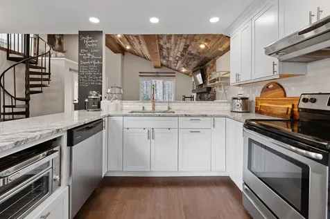 24 North Branch Road Winhall VT 05340