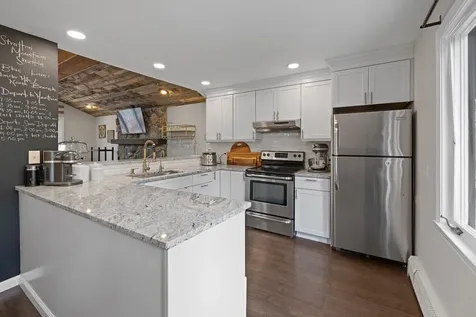 24 North Branch Road Winhall VT 05340