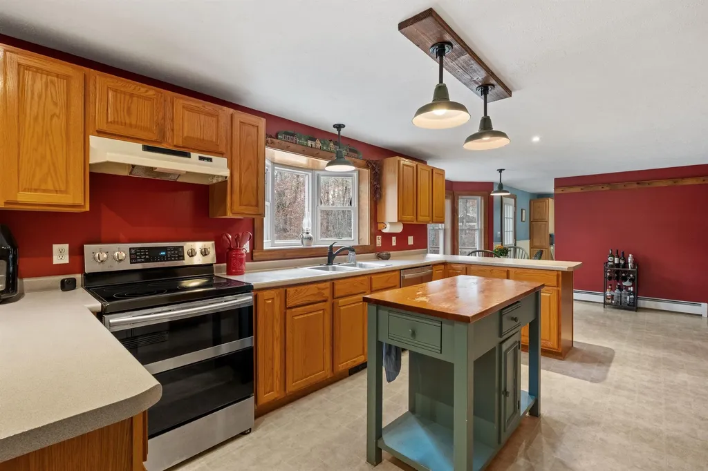 79 Woodward Road Merrimack NH 03054