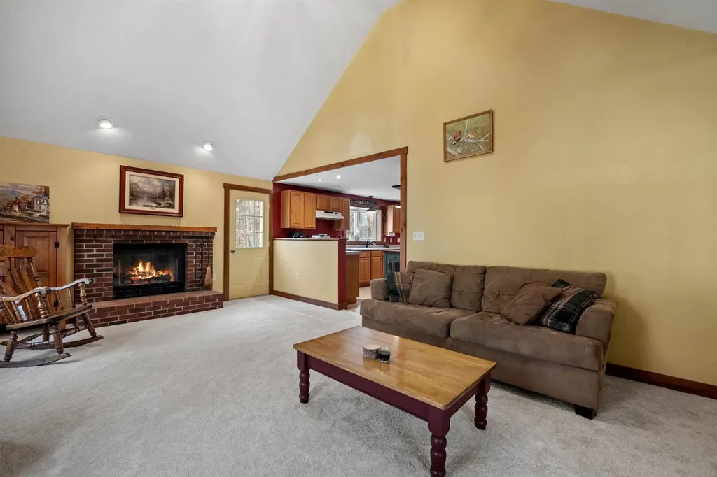 79 Woodward Road Merrimack NH 03054