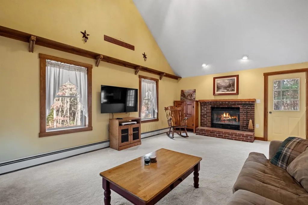 79 Woodward Road Merrimack NH 03054