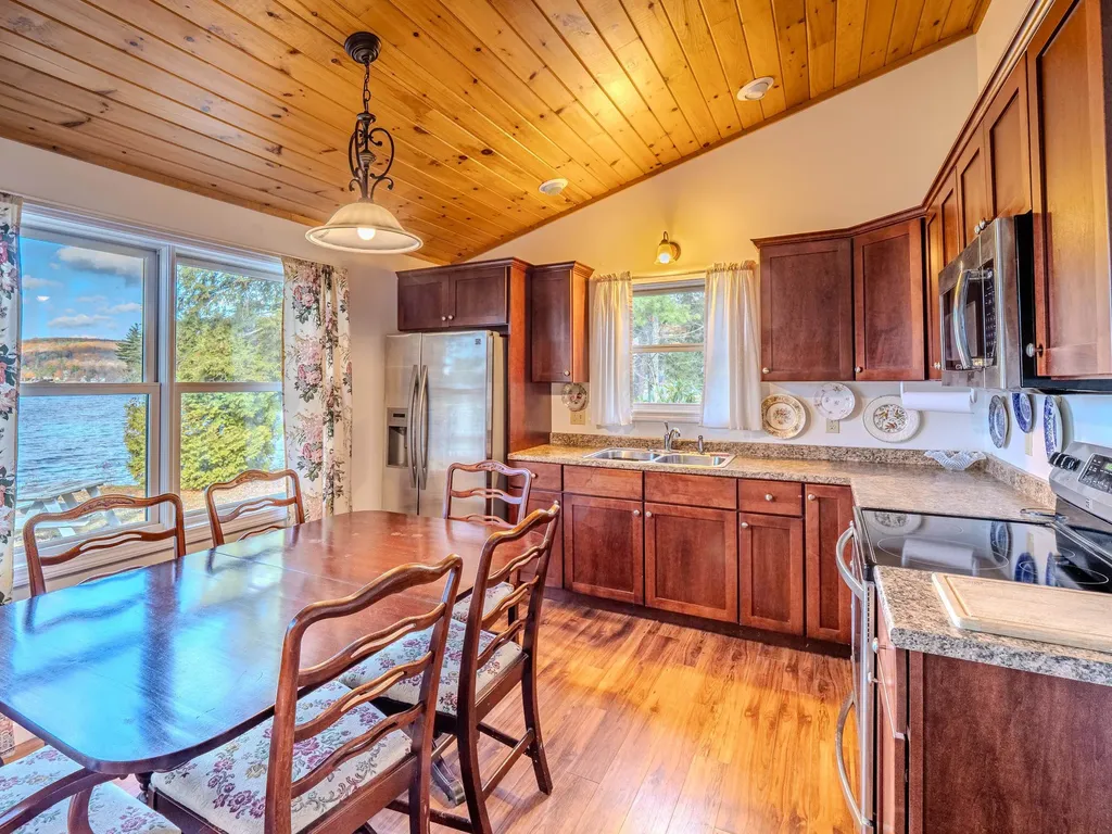 136 Cones Point Road Poultney VT 05764