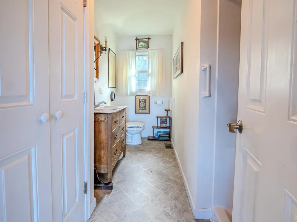 136 Cones Point Road Poultney VT 05764