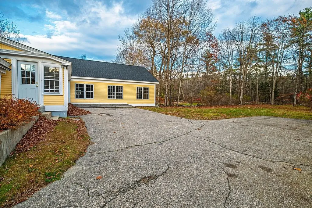 17 Waumbeck Road Wolfeboro NH 03894