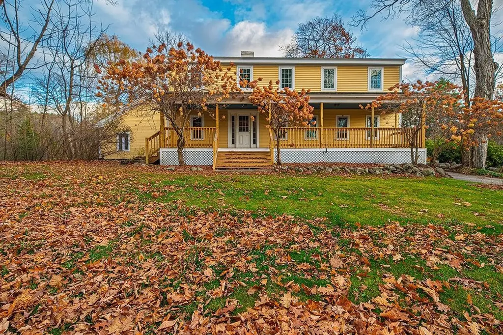 17 Waumbeck Road Wolfeboro NH 03894