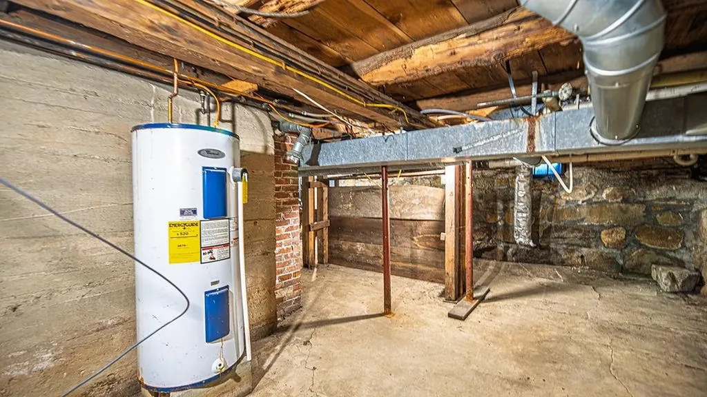 17 Waumbeck Road Wolfeboro NH 03894