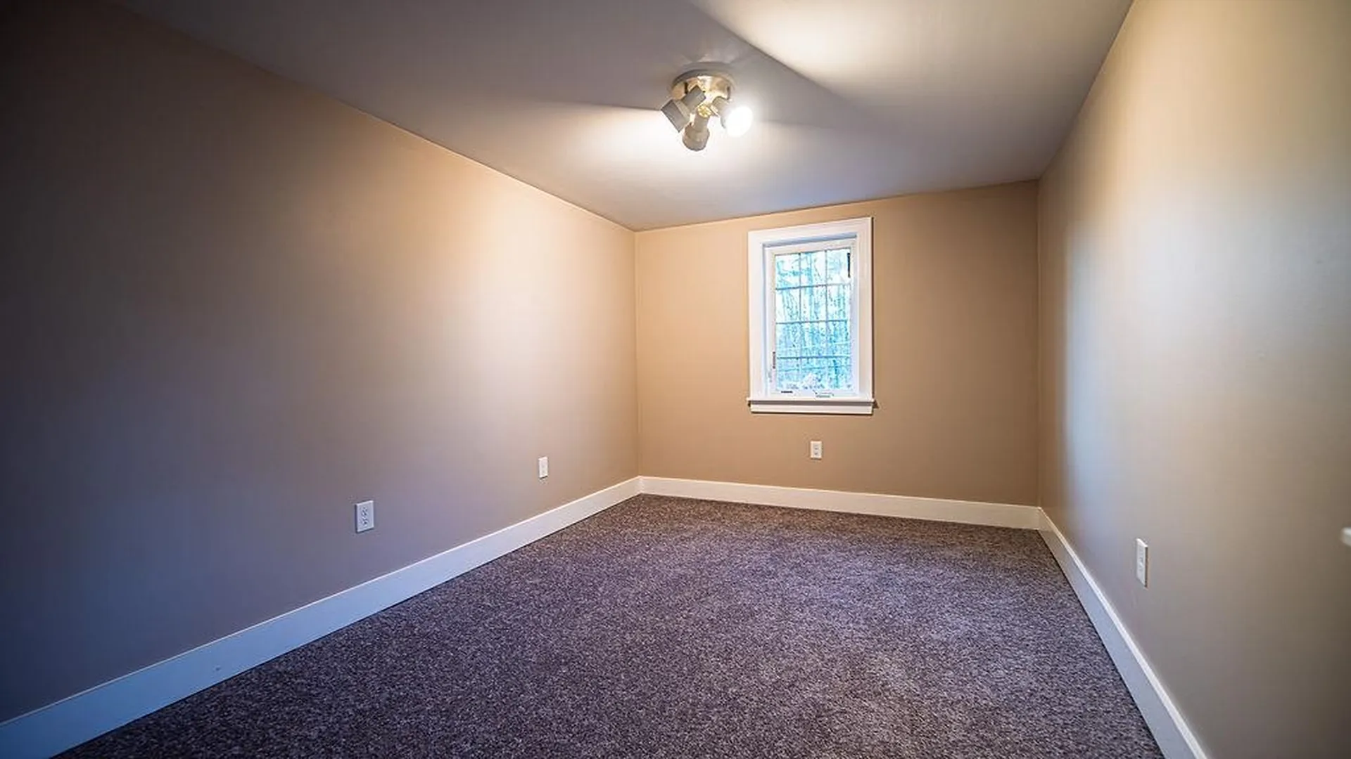 17 Waumbeck Road Wolfeboro NH 03894