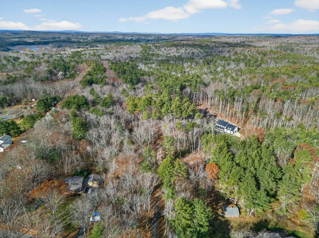 2 Lils Alley York ME 03909