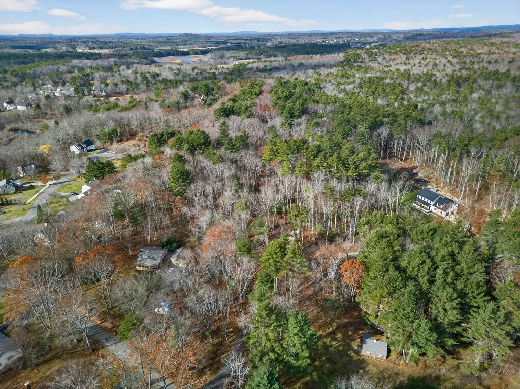 2 Lils Alley York ME 03909