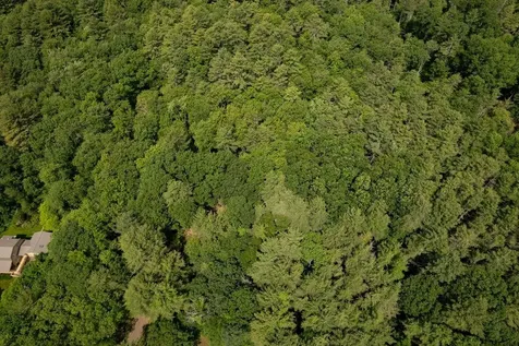 2 Lils Alley York ME 03909