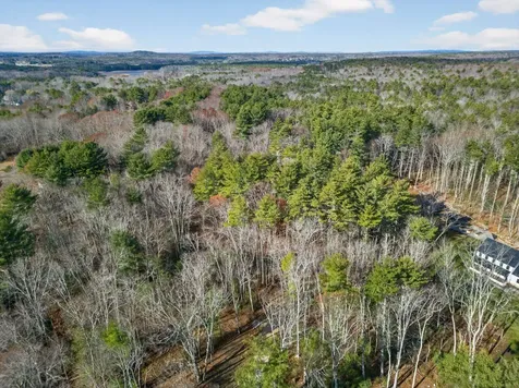 2 Lils Alley York ME 03909