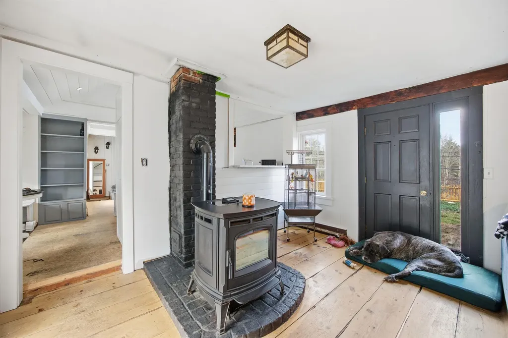 70 White Mountain Highway Tamworth NH 03817-4663