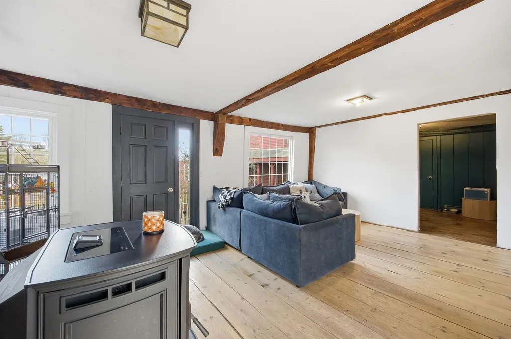 70 White Mountain Highway Tamworth NH 03817-4663