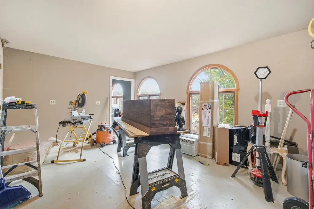 70 White Mountain Highway Tamworth NH 03817-4663