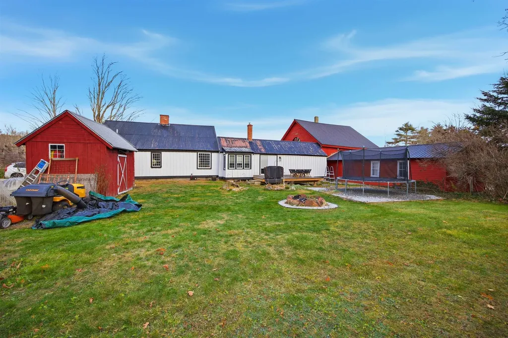 70 White Mountain Highway Tamworth NH 03817-4663