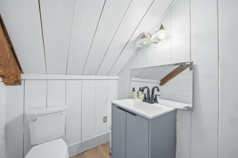 70 White Mountain Highway Tamworth NH 03817-4663