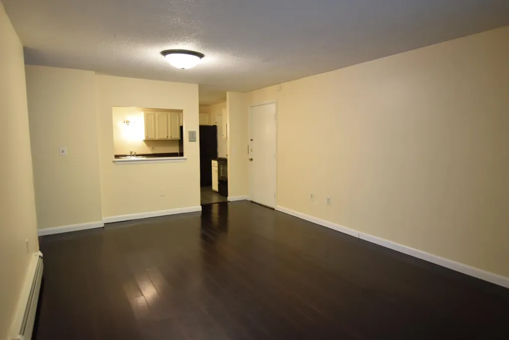 4 Strawberry Bank Road Nashua NH 03062-2759