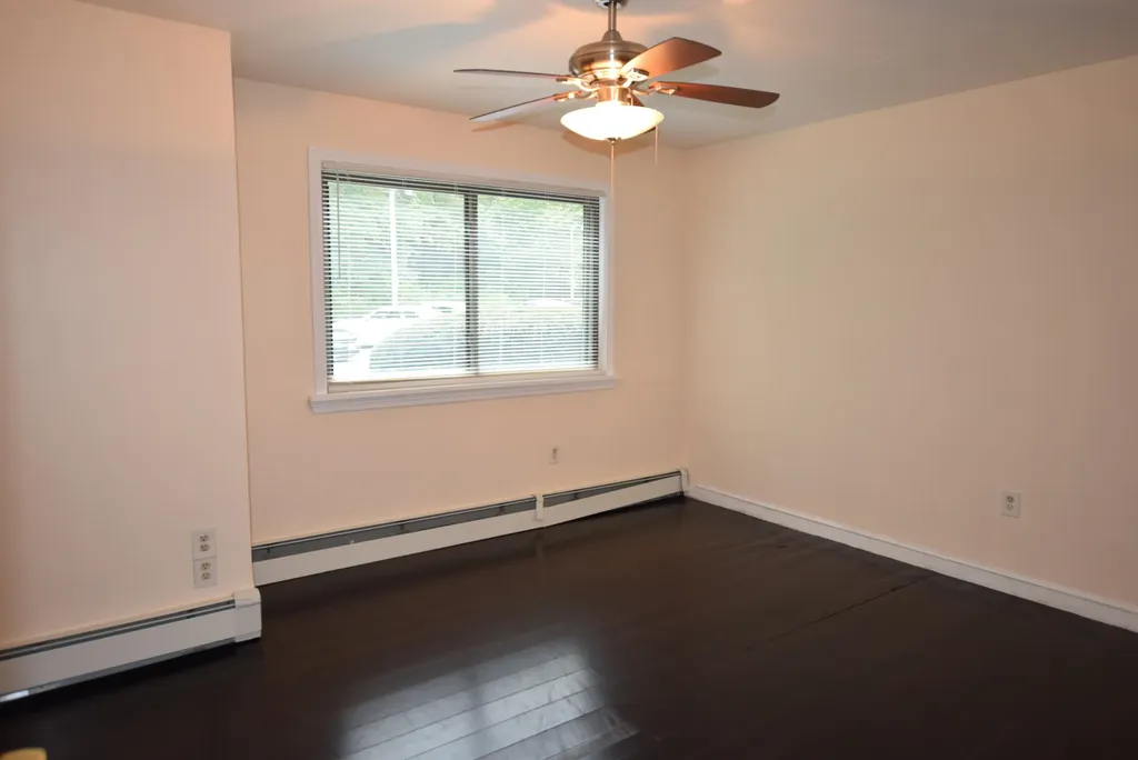 4 Strawberry Bank Road Nashua NH 03062-2759