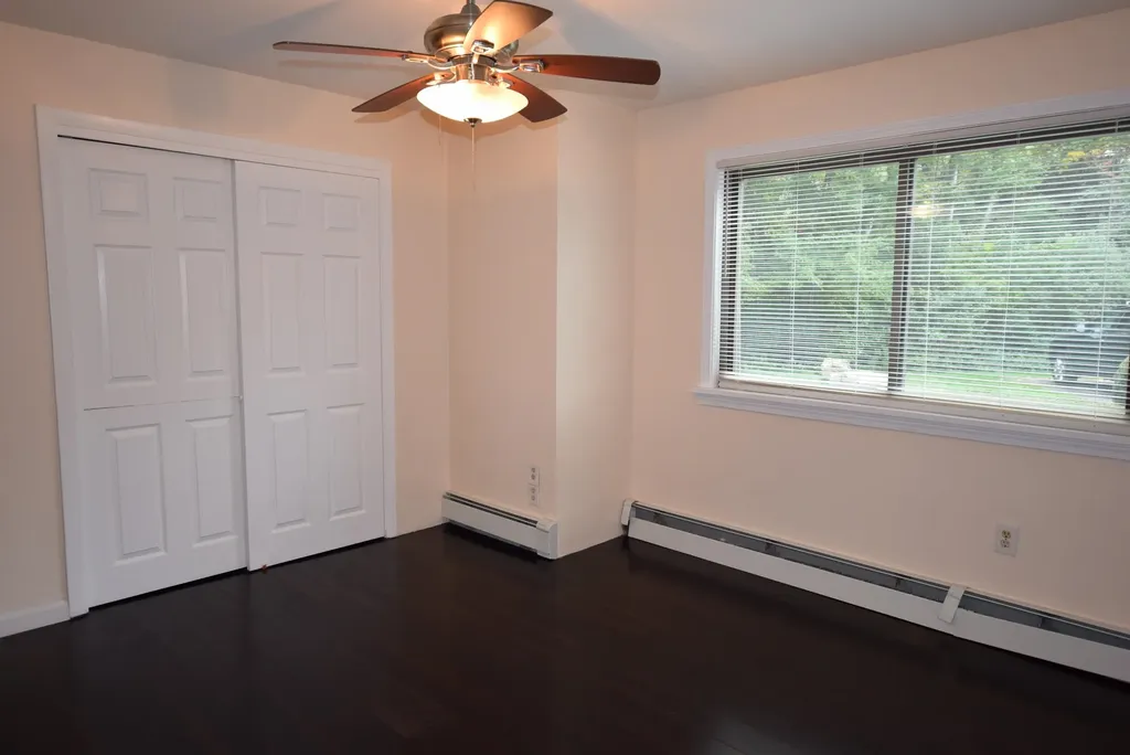 4 Strawberry Bank Road Nashua NH 03062-2759