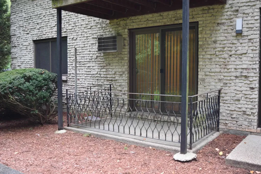 4 Strawberry Bank Road Nashua NH 03062-2759