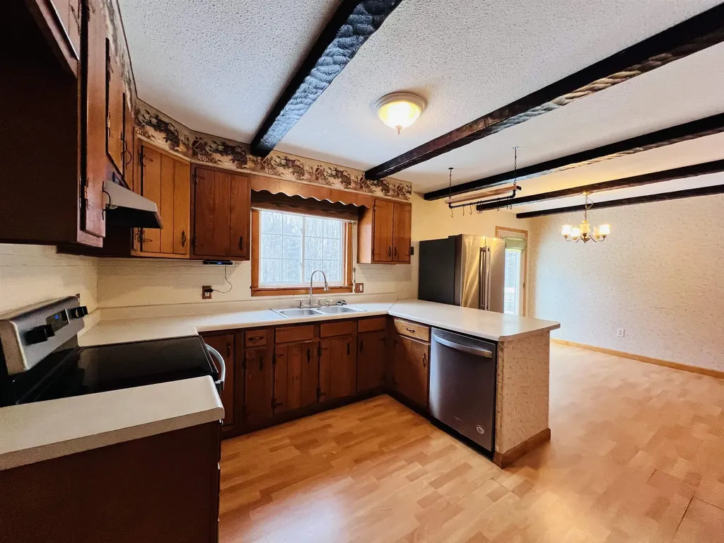 583 Pinehurst Street Lyndon VT 05851