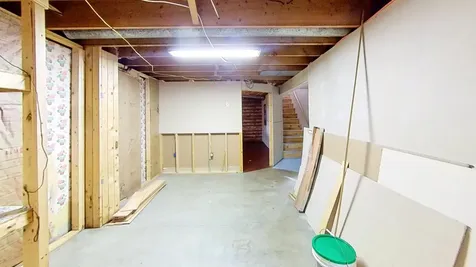 583 Pinehurst Street Lyndon VT 05851