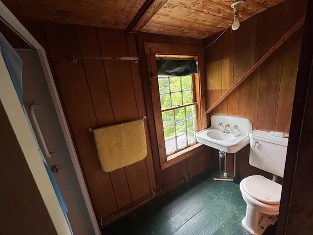 190 Upper Edsall Road Greensboro VT 05841