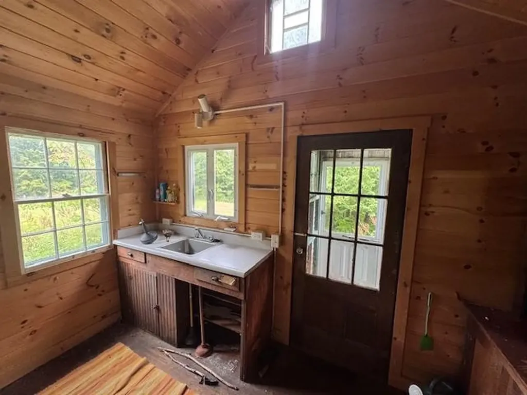 190 Upper Edsall Road Greensboro VT 05841