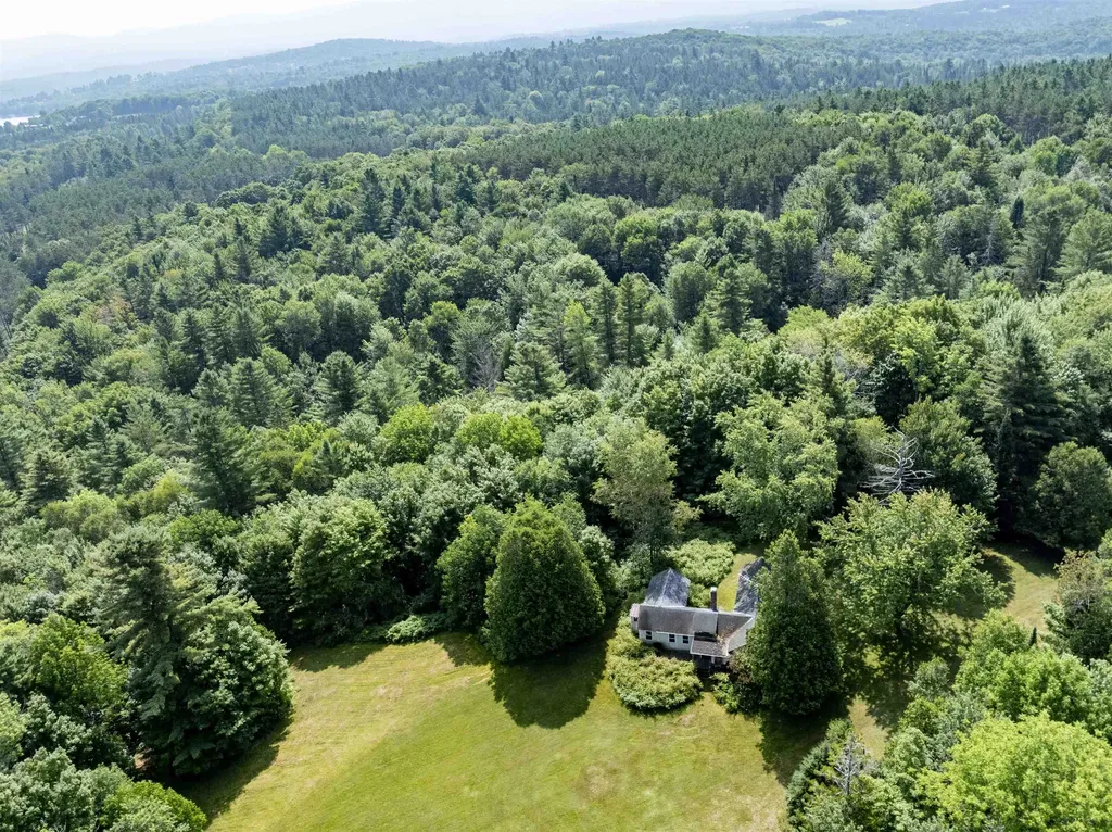 190 Upper Edsall Road Greensboro VT 05841