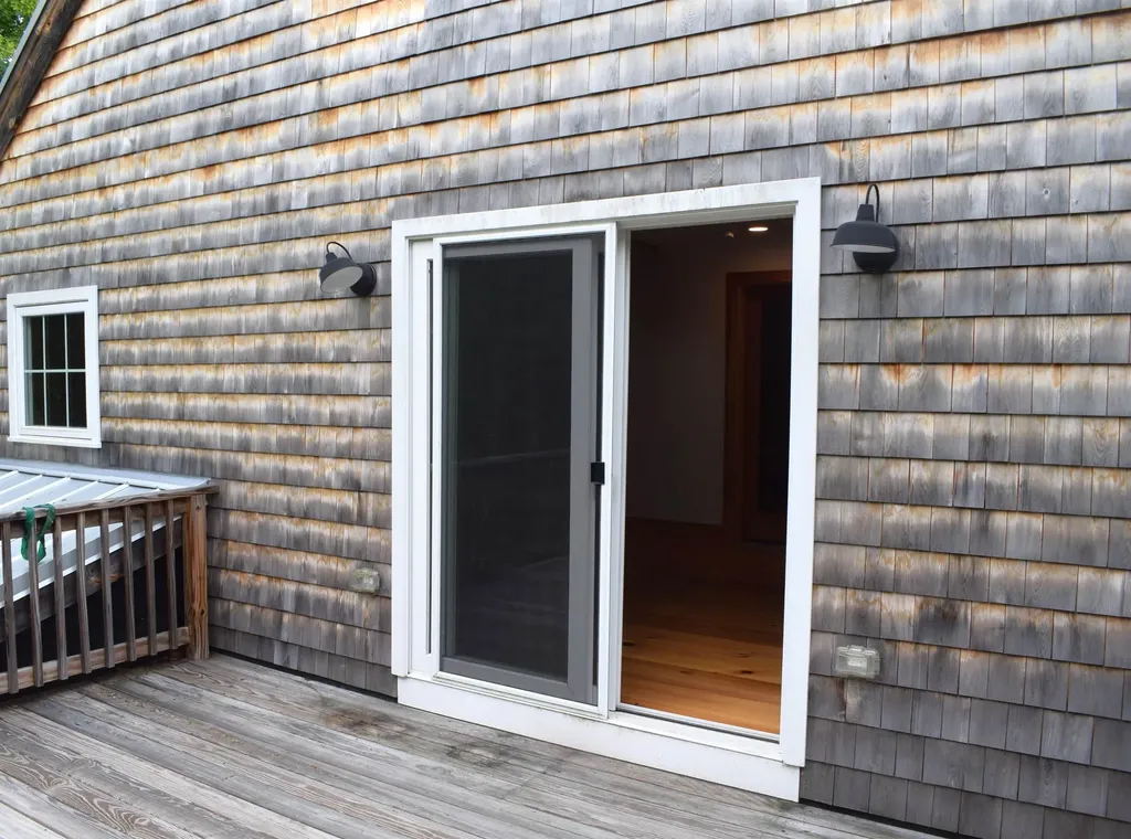 46 Little River Road Kingston NH 03848