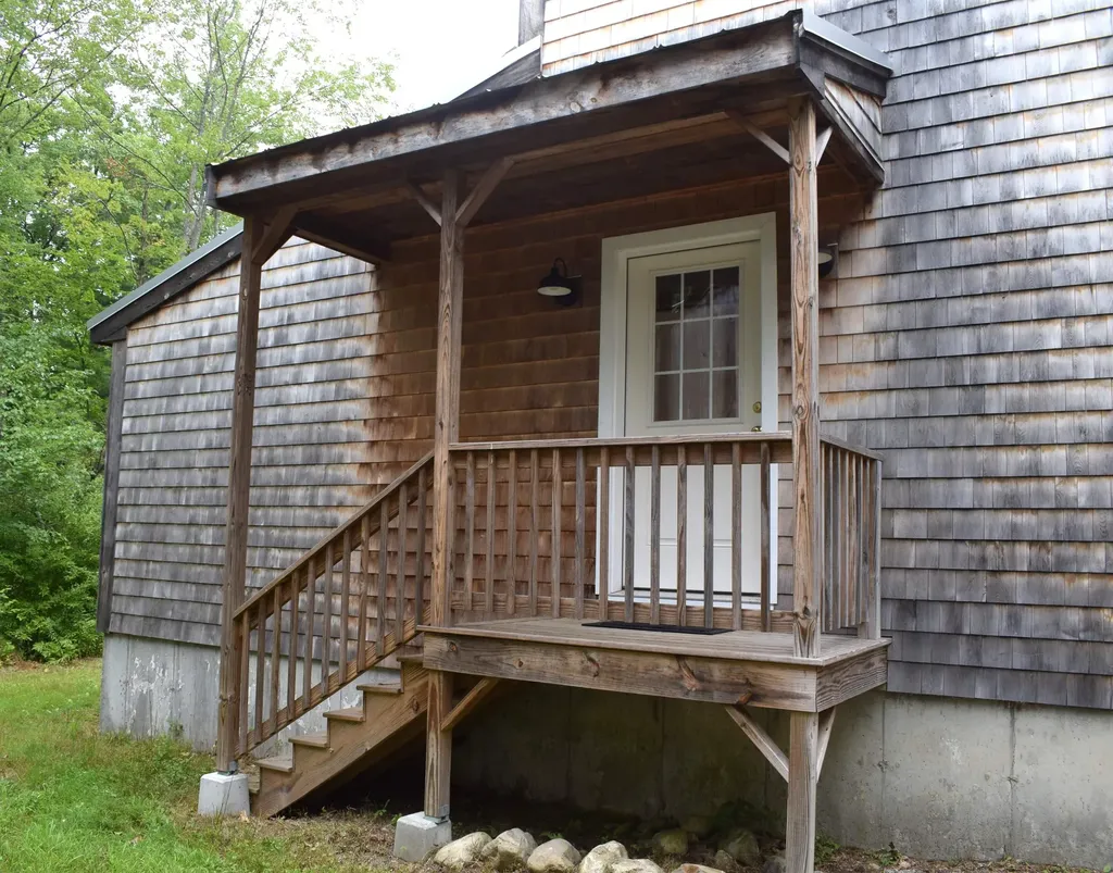 46 Little River Road Kingston NH 03848