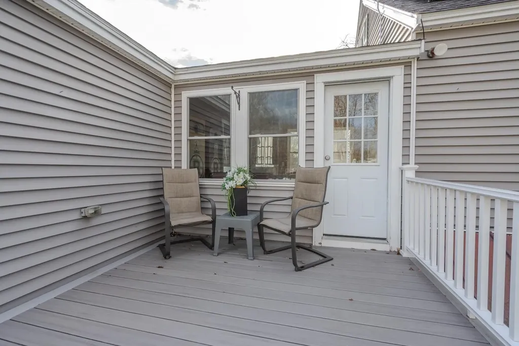 56 Chamberlain Street Rochester NH 03867