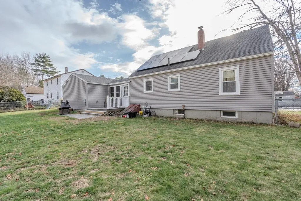 56 Chamberlain Street Rochester NH 03867