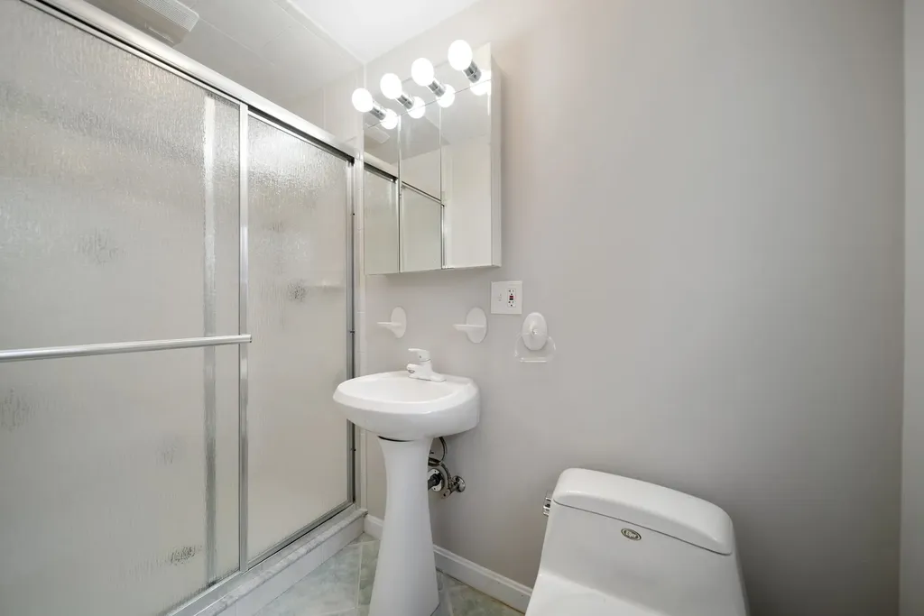 7 Dexter Street Derry NH 03038