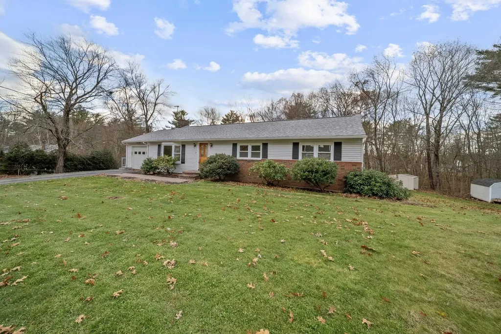 7 Dexter Street Derry NH 03038