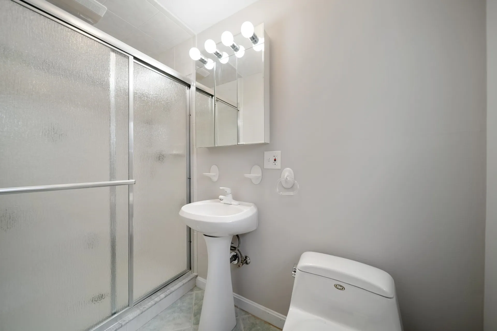 7 Dexter Street Derry NH 03038