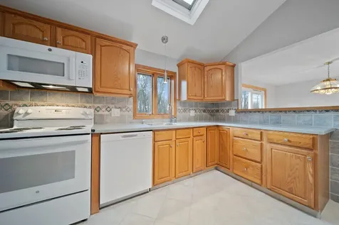 7 Dexter Street Derry NH 03038