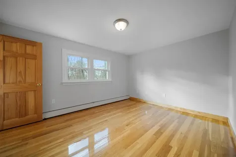 7 Dexter Street Derry NH 03038