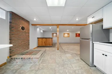 7 Dexter Street Derry NH 03038