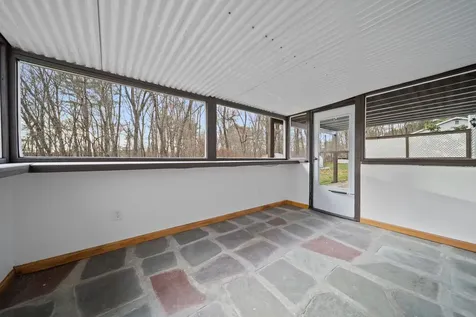 7 Dexter Street Derry NH 03038