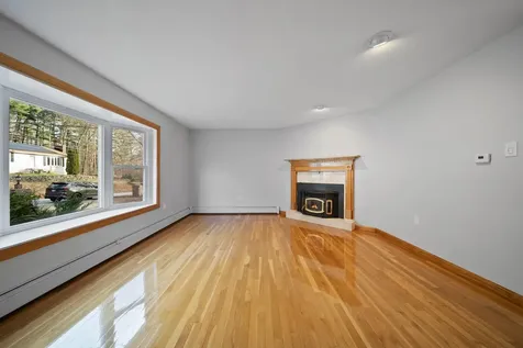 7 Dexter Street Derry NH 03038