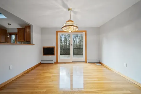 7 Dexter Street Derry NH 03038