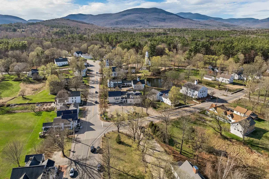 00 Middle Road Sandwich NH 03227