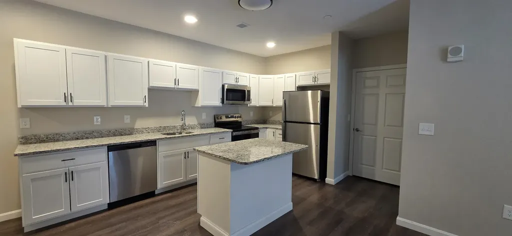 217 Rockingham Road Londonderry NH 03053