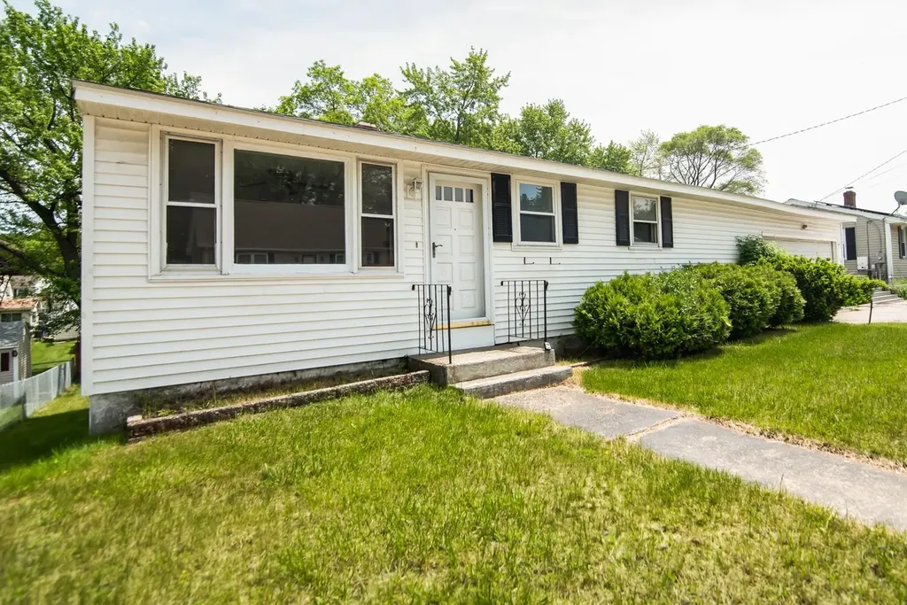 82 S Jewett Street Manchester NH 03103