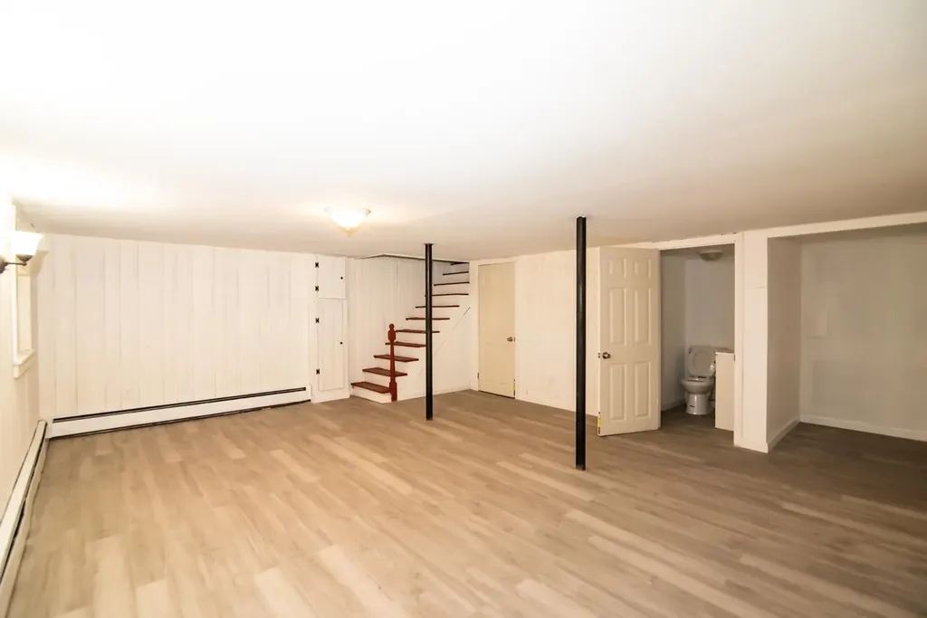 82 S Jewett Street Manchester NH 03103