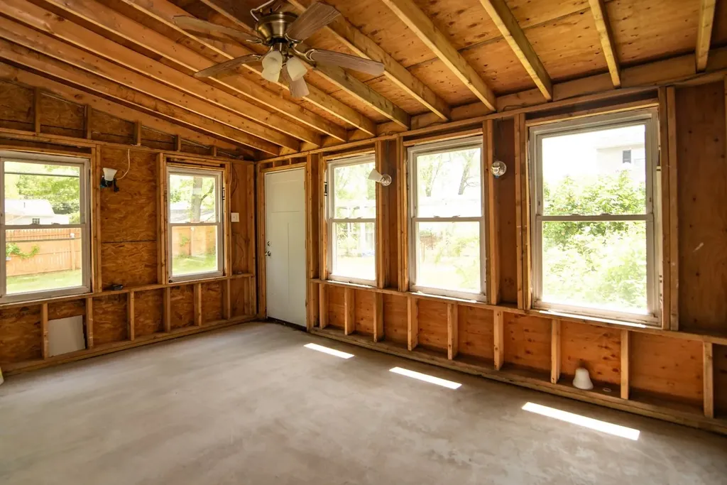 82 S Jewett Street Manchester NH 03103