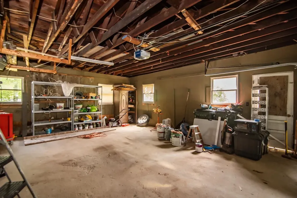 82 S Jewett Street Manchester NH 03103