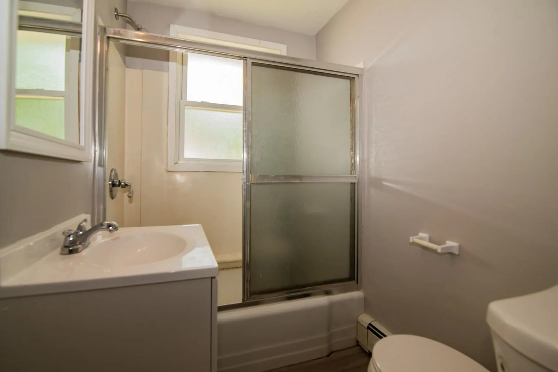 82 S Jewett Street Manchester NH 03103